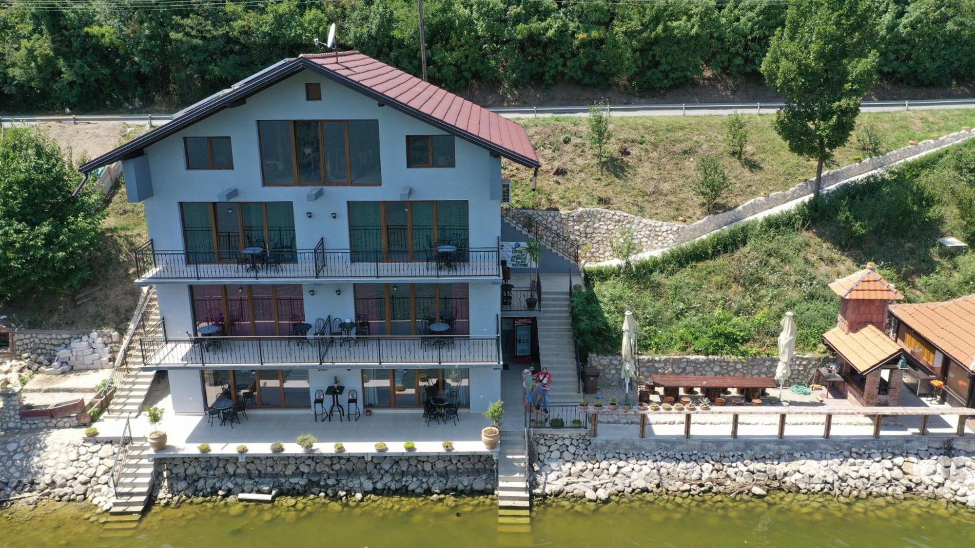 Dunavska Vila Milosavljevic Donji Milanovac Exterior photo